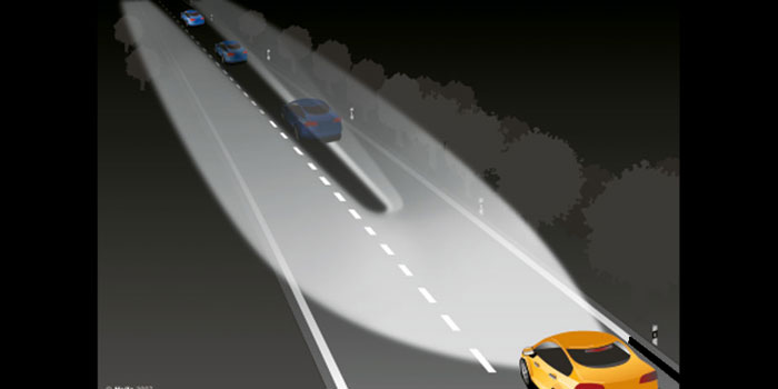 Vertical adaptive cut-off line for traffic ahead