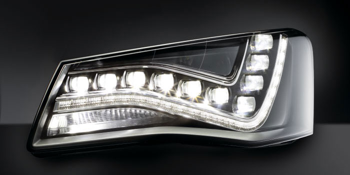 Svetlomety LED so systémom AFS, Audi A8