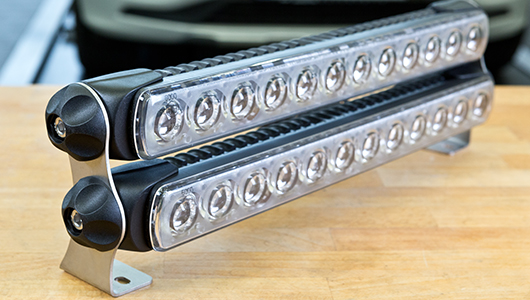 LED Light Bar gemonteerd aan de dubbele steunen (accessoire).