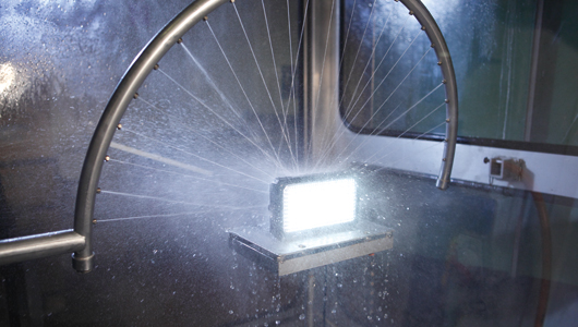 Splash-proof work light.