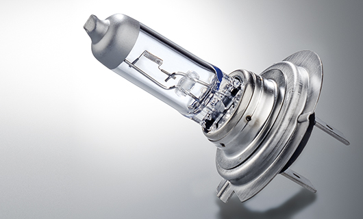 Discover your advantages now – extra long service life with the bulbs from HELLA.