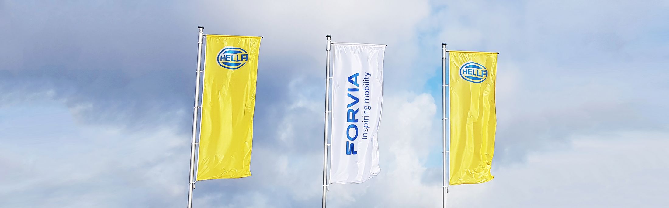FORVIA_HELLA_Flags_high_resolution_02_crop