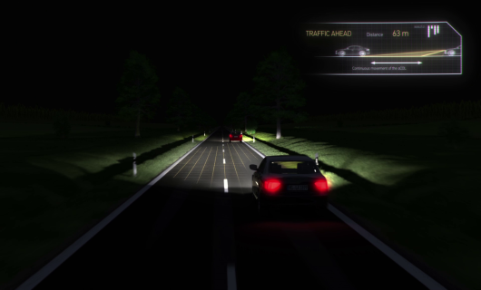 Adaptyvioji apšvietimo reguliavimo sistema, kai priekyje yra transporto priemonių