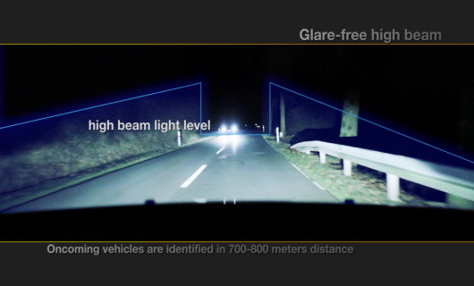 Vertikalioji apšvietimo reguliavimo sistema, kai artėja transporto priemonės