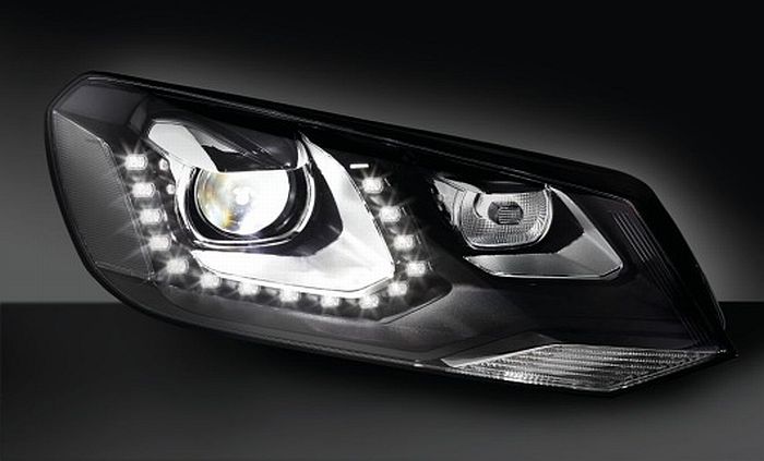 Xenon headlamp with glare-free high beam (vCOL – vertical Cut-Off Line), VW Touareg
