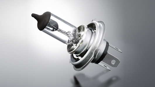 Potenza luminosa e vita utile riunite nelle lampadine di HELLA.