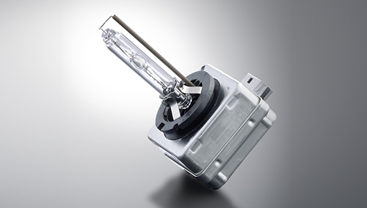 Massima illuminazione con le lampadine allo xeno di HELLA.