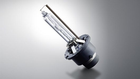 Ottima illuminazione con le lampadine allo xeno di HELLA.