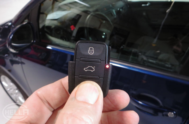 VW Tiguan Schlüssel Batterie wechseln & anlernen
