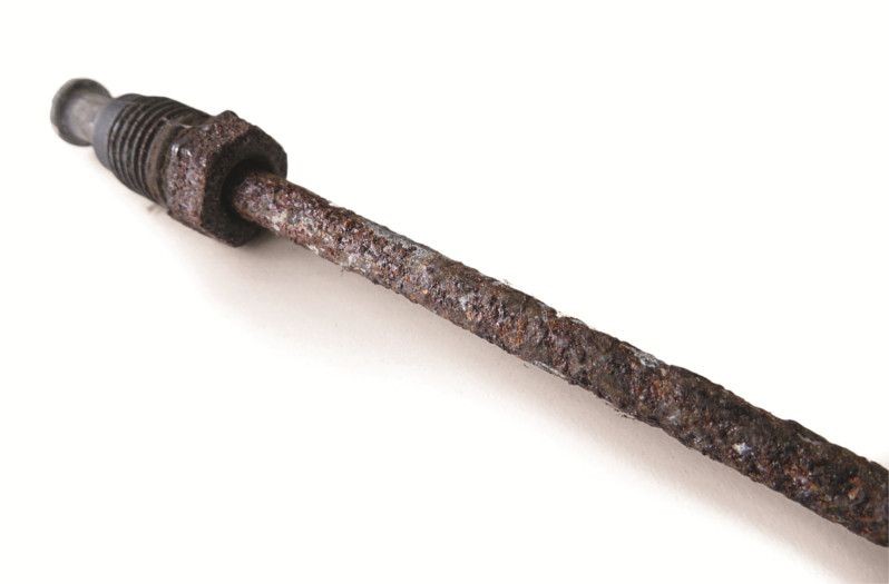 Defective brake line and brake hose: External damage, rust breakage