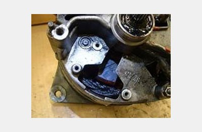 Oil inlet inside the generator